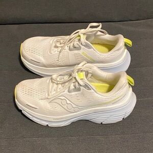 Saucony Guide 18 - Size 8W